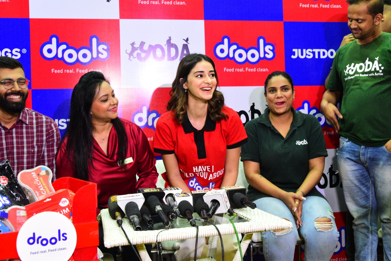 India’s leading pet food brand Drools in collaboration with Ananya Pandey and JUSTDOGS hosts a food donation drive for community animals-thumnail